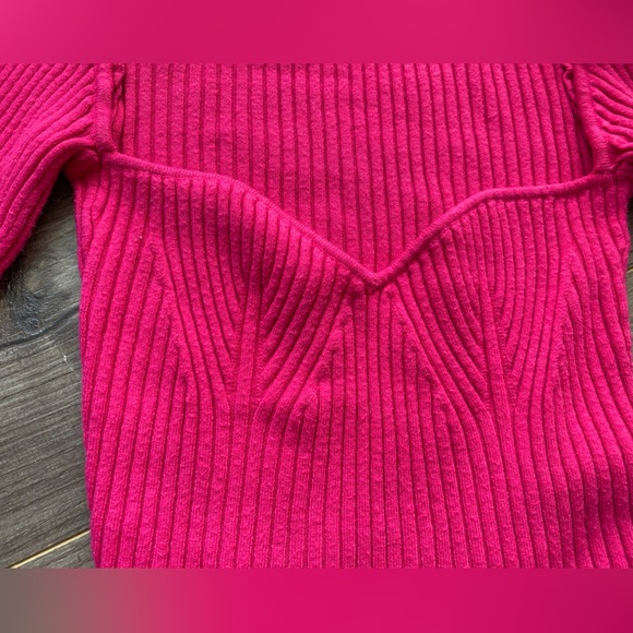 Urban Outfitters hot pink ribbed knit low cut square neck cropped sweater size M - Picture 2 of 9